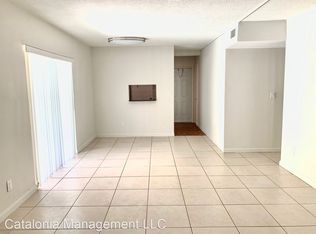 426 Santander Ave APT 10, Miami, FL 33134