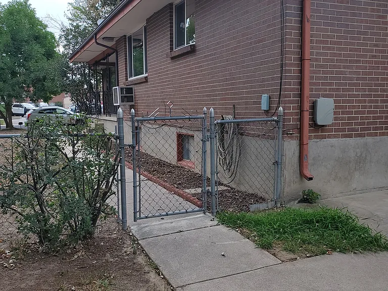 1162 W Ida Ave #B — Photo 4