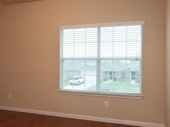 3rd image of 18734 Dennington Dr