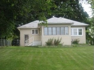 1805 Ogilby Rd, Rockford, IL 61102