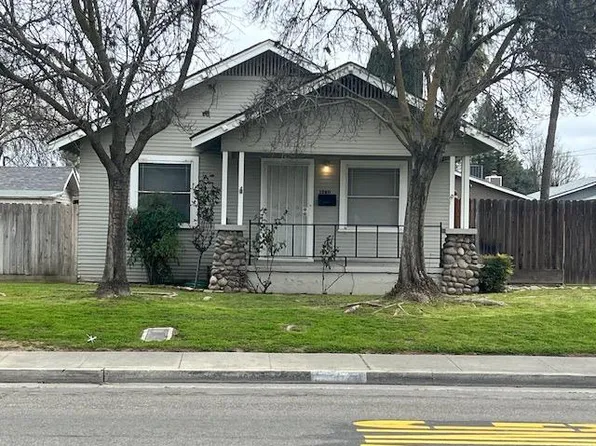 1060 10th Ave, Kingsburg, CA 93631