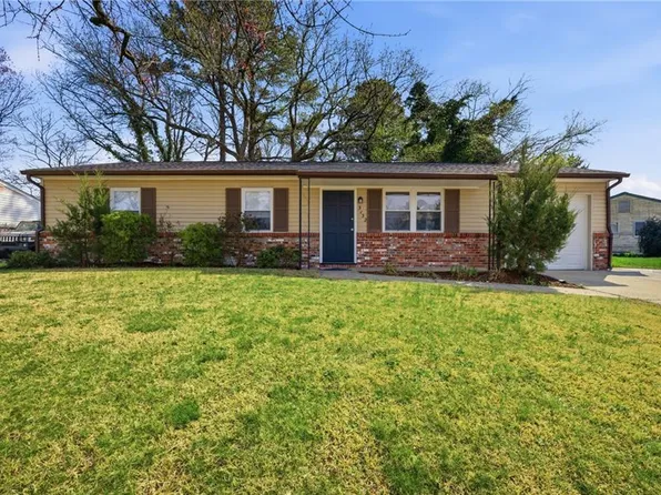 3132 Kenelm Dr, Chesapeake, VA 23323