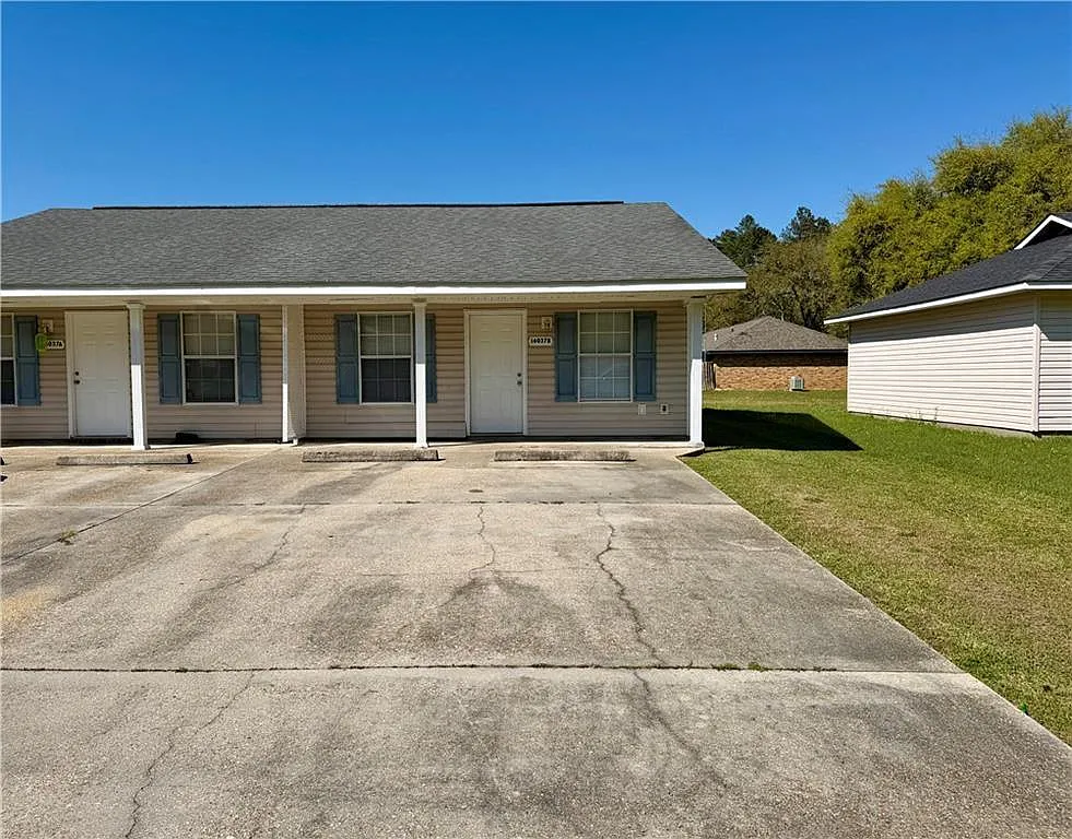 Building Photo - 16037 J R Dr #B