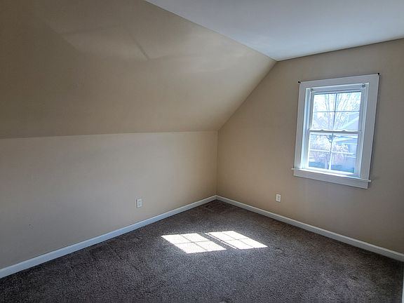 4th image of 114 Cable St APT 3