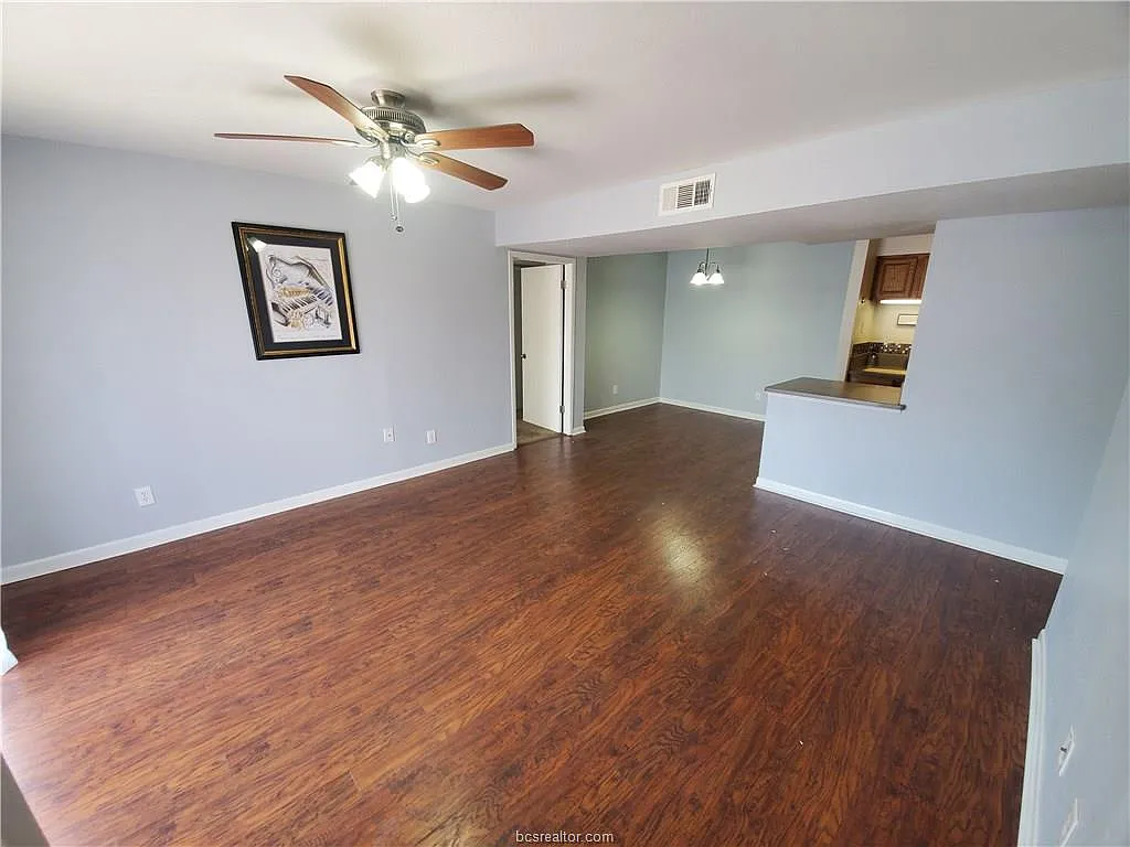 2 bed, 908 sqft, $1,150 — Photo 2