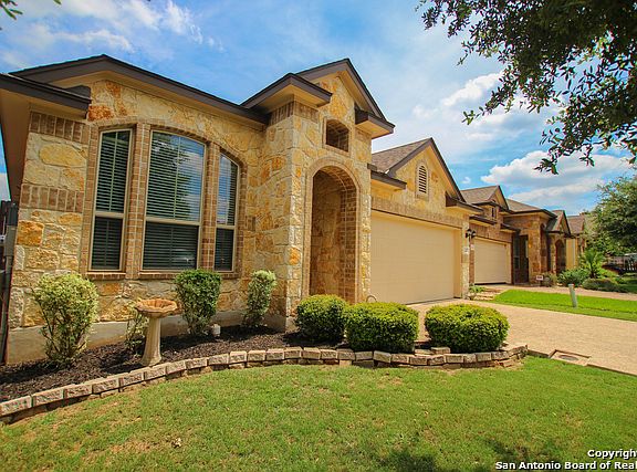 3rd image of 1207 Legacy Dr