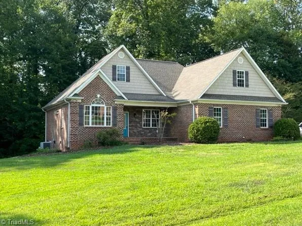 116 Meadow Ridge Dr, Mocksville, NC 27028