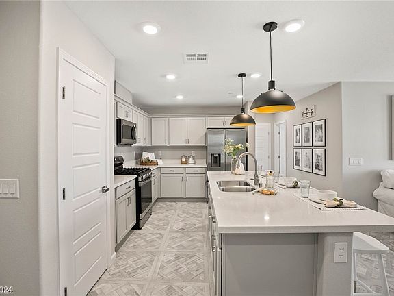5th image of 4286 Lemay Ave #1