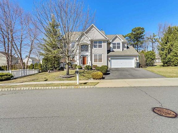 5th image of 175 Hundred Oaks Dr