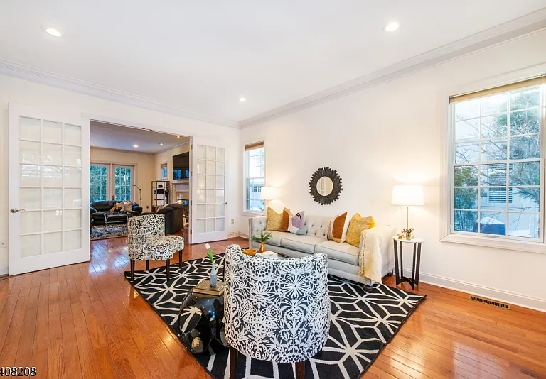 3 Christopher Ct — Photo 7