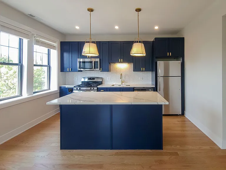 2020-36 W. Montrose / 4405-09 N. Seeley — Photo 35