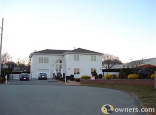 50 Gridiron Ct, Fall River, MA 02720