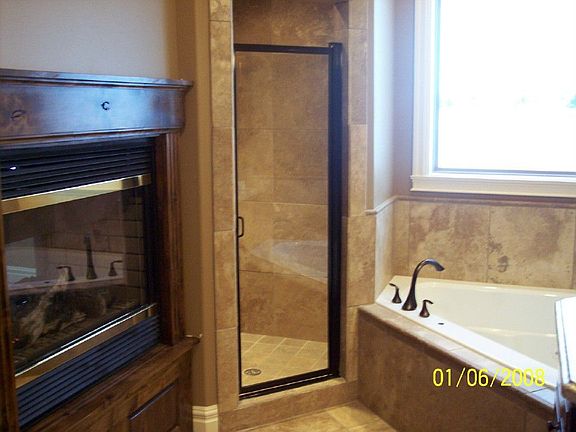 Master Bath w/ Fireplace