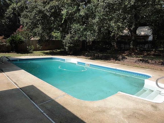 3rd image of 9715 Hollowbrook Dr