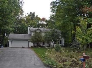 1927 Cecelia Dr, West Bend, WI 53090