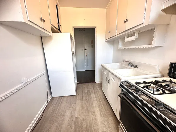 2615 Homecrest Avenue image 4 of 15