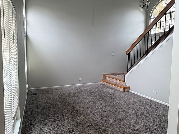 4th image of 902 Sturnbridge Ct