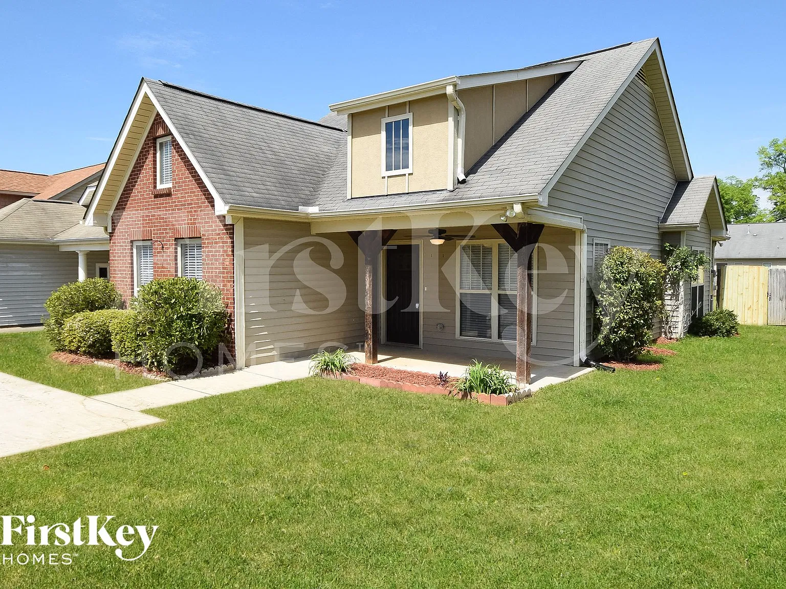 3 bed, 2.0 bath, 1230 sqft, $1,725 — Photo 2
