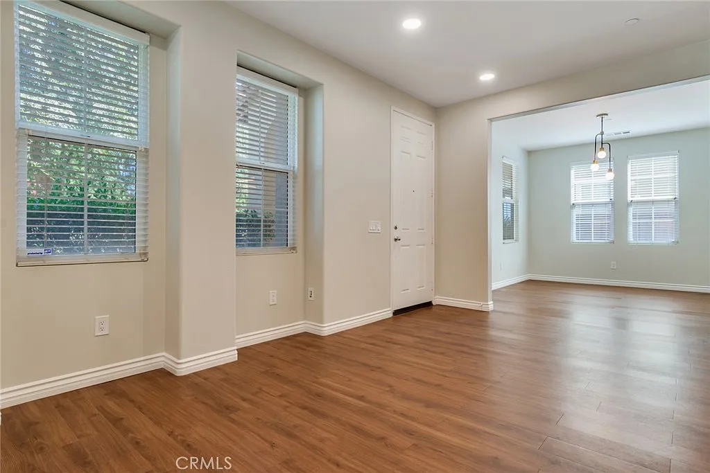4 bed, 3.5 bath, 2557 sqft, $3,800 — Photo 4