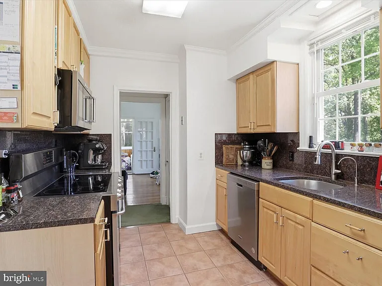 6205 29th St NW — Photo 12