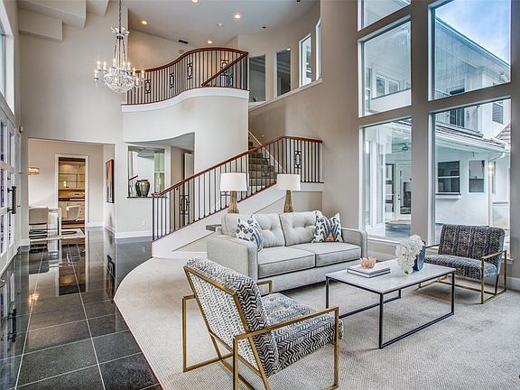 2nd image of 4515 Briar Oaks Cir