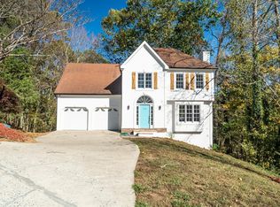 724 Helga Dr NE, Woodstock, GA 30188