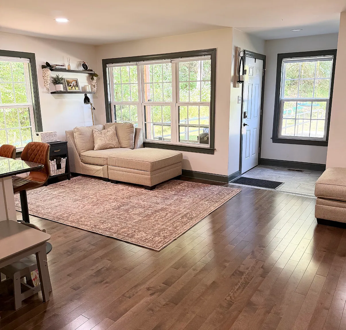 3 bed, 1850 sqft, $2,900 — Photo 2