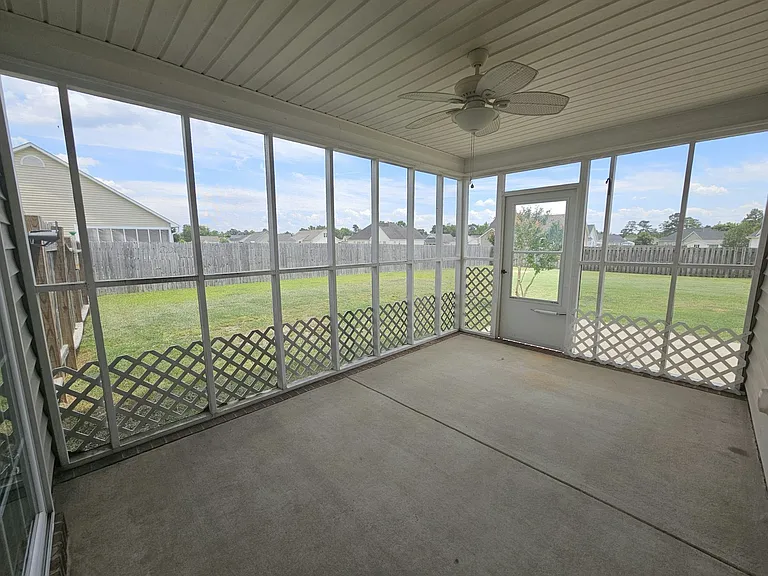 389 Ivywood Ln — Photo 14