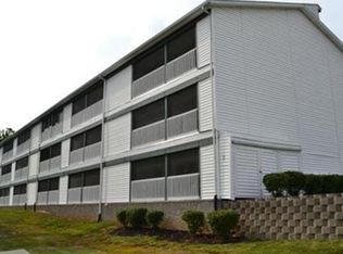 6960 N Olive St, Gladstone, MO 64118