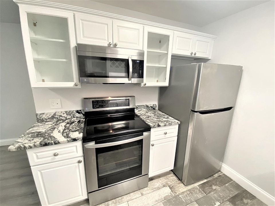 1st image of 150 41st Ave N #317