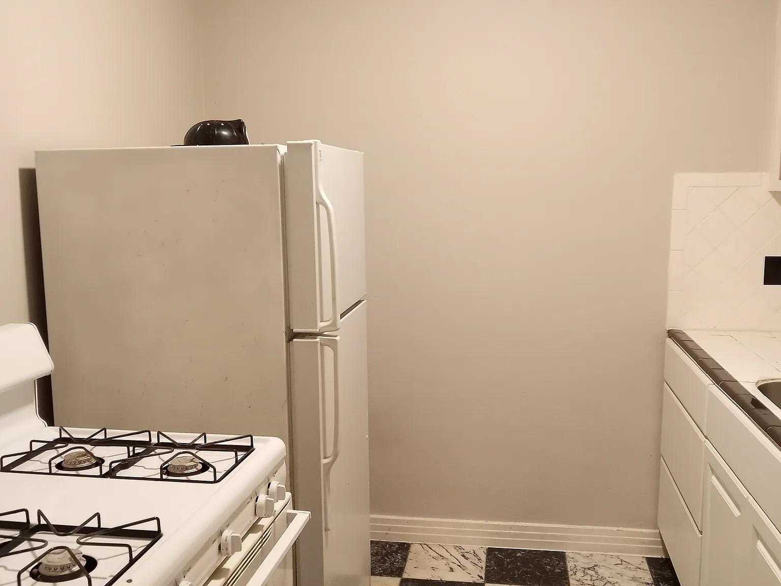 1 bed, 700 sqft, $1,250 — Photo 3
