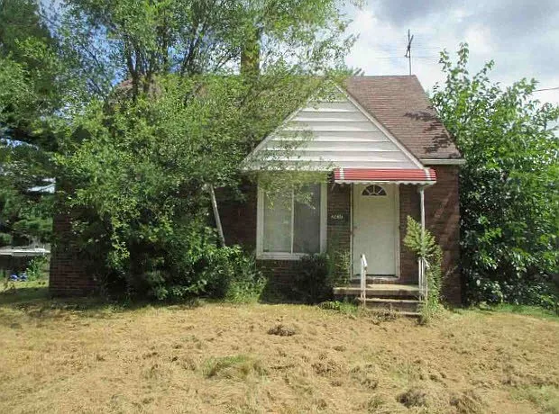 2430 Fletcher Ave NE photo 1