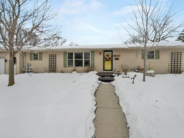 1217 Charles St, De Pere, WI 54115
