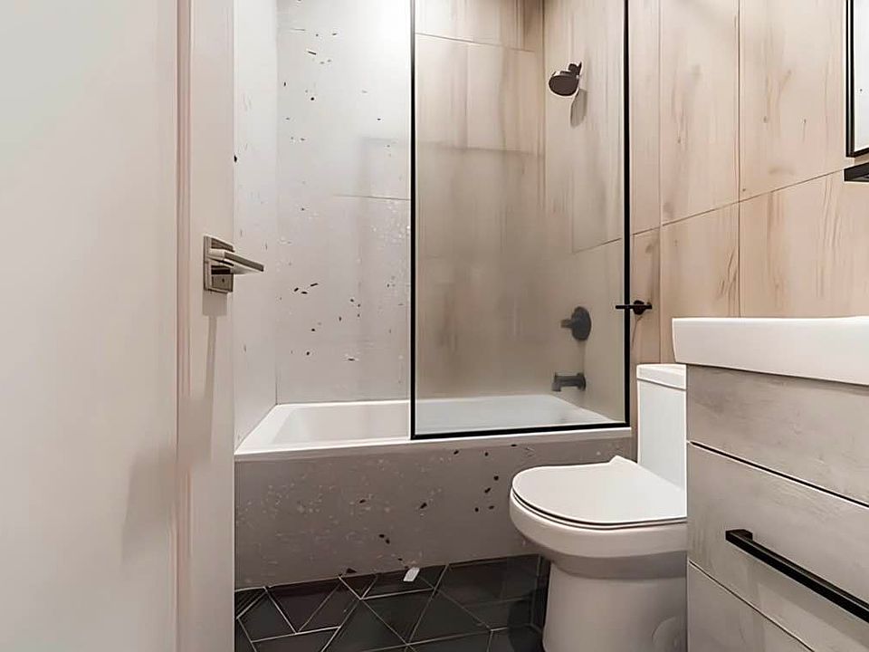 2nd image of 2553 Bedford Ave #3R