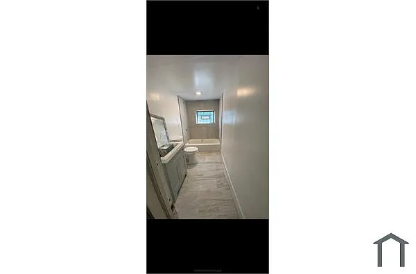 Building Photo - 3716 Beatrice Dr #6