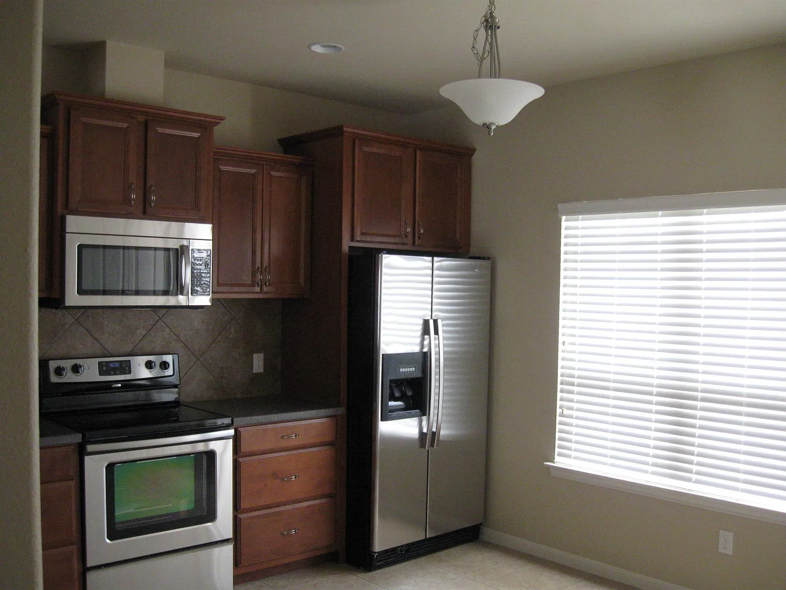 1141 Oconnell St — Photo 2
