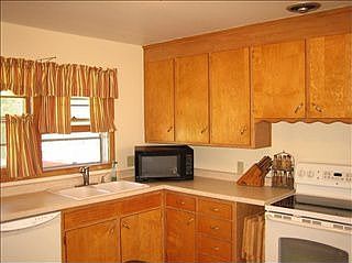 5th image of 624 N 66th St