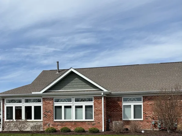 408 Stearn Dr #408, Genoa, IL 60135