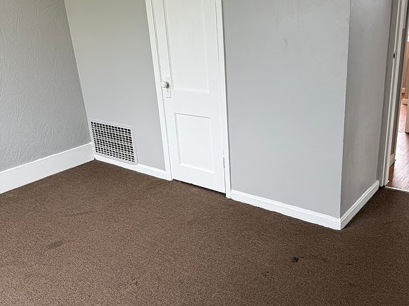 4th image of 438 N Park Ave #8
