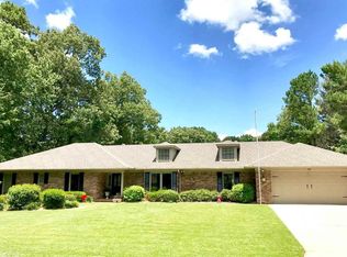 10 Bent Tree Dr, Little Rock, AR 72212