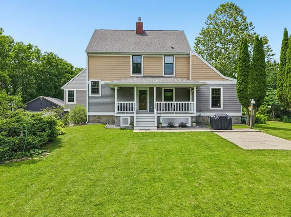 9224 Fargo Rd, Mount Horeb, WI 53572