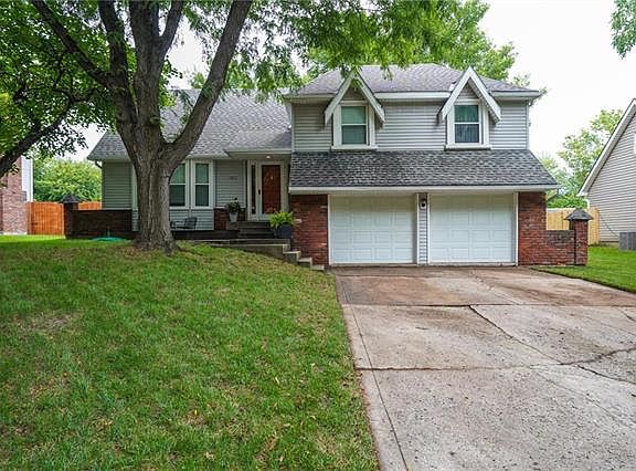 2nd image of 9823 Melrose Dr