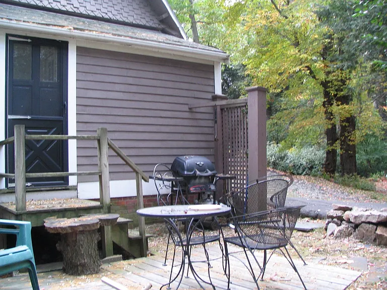 100 Goddard Ave #A — Photo 5