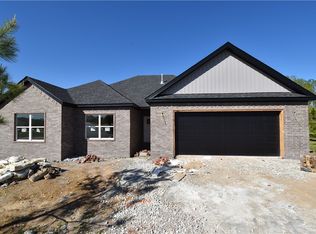601 Eagle Dr, Gravette, AR 72736