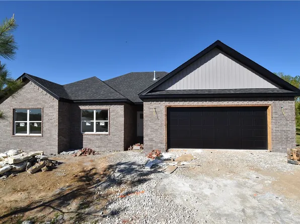 601 Eagle Dr, Gravette, AR 72736