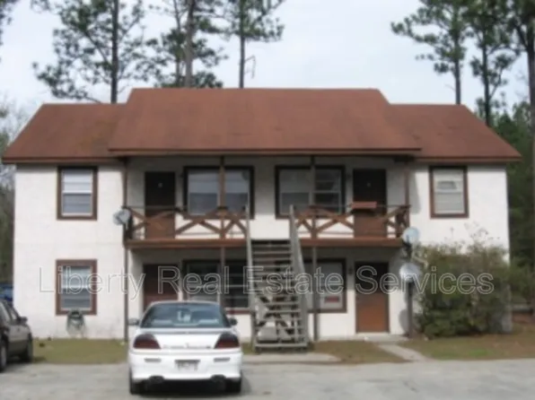 134 Pointe South Dr APT D, Hinesville, GA 31313