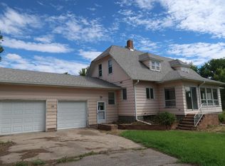 10 3rd Ave, Arthur, ND 58006