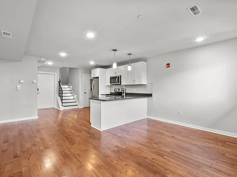 1329 N Randolph St #4 — Photo 6