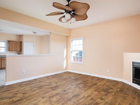 5th image of 2725 Red Clover Dr