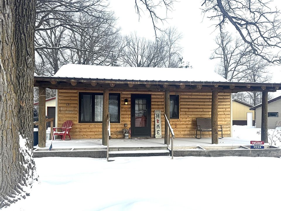 1st image of 131 Jensen Ave NE